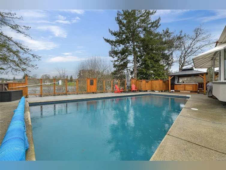 10 Phillion Place, Esquimalt, BC, V9A 4H9 - 41