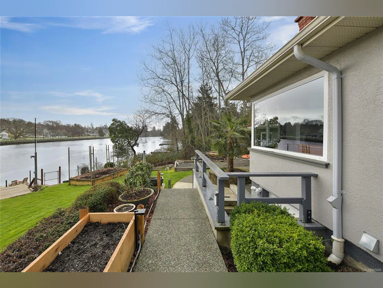 10 Phillion Place, Esquimalt, BC, V9A 4H9 - 44