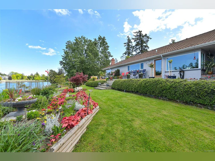10 Phillion Place, Esquimalt, BC, V9A 4H9 - 48