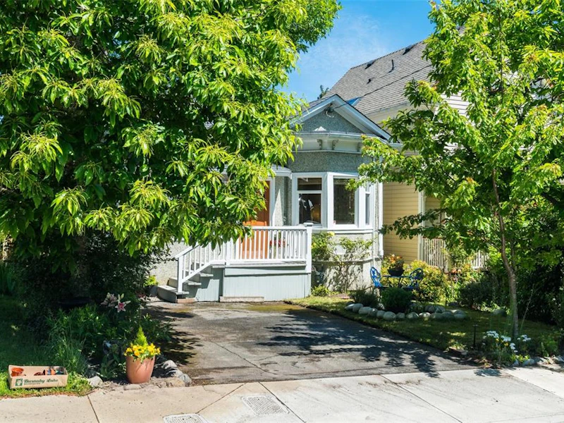 1336 Grant Street, Victoria BC V8R 1M3