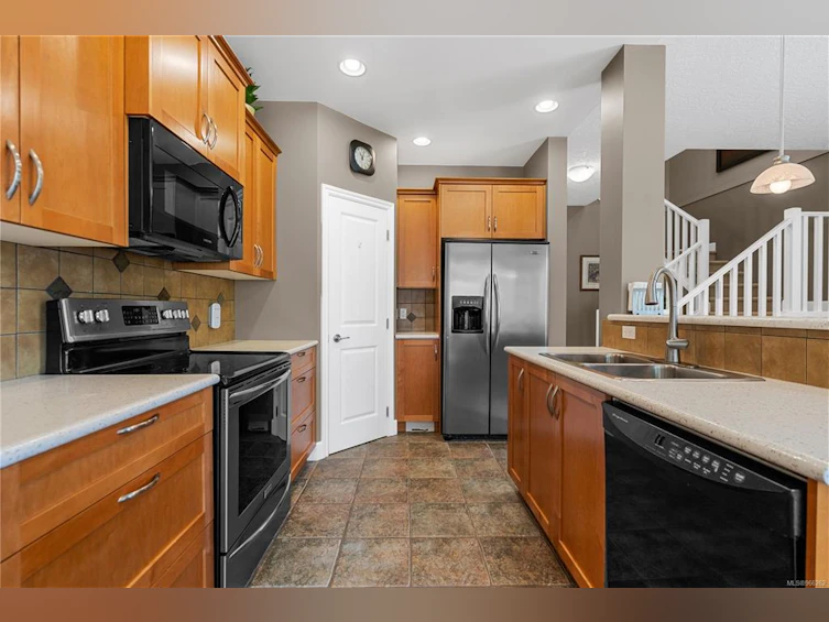 2330 Demamiel Place, Sooke, BC, V9Z 0Y4 - 11