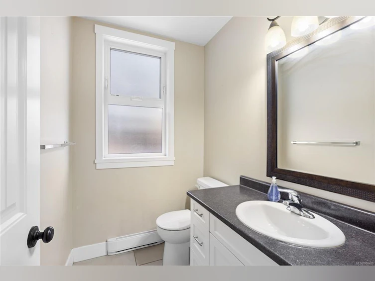 360 9th Street, Nanaimo, BC, V9R 4J5 - 8