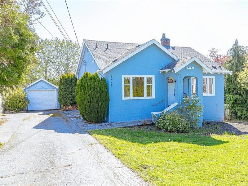 3271 Cedar Hill Road, Saanich BC V8P 3Y5