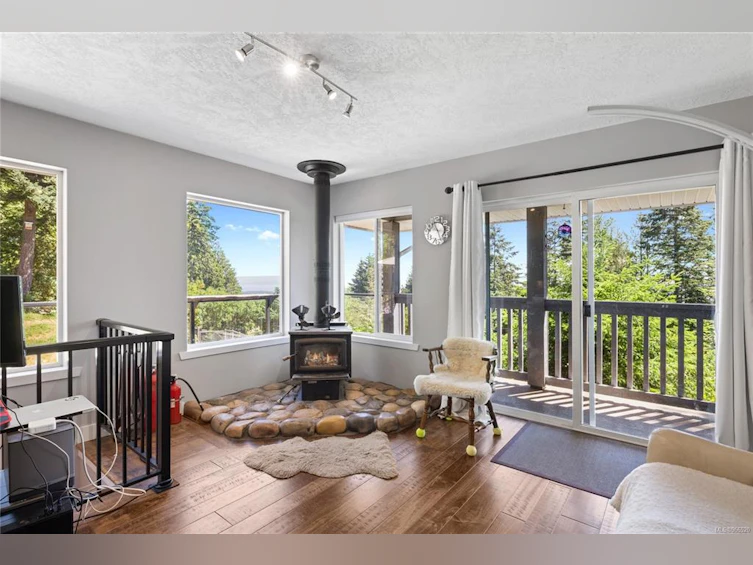 1775 Warn Way, Qualicum Beach, BC, V9K 2S3 - 7