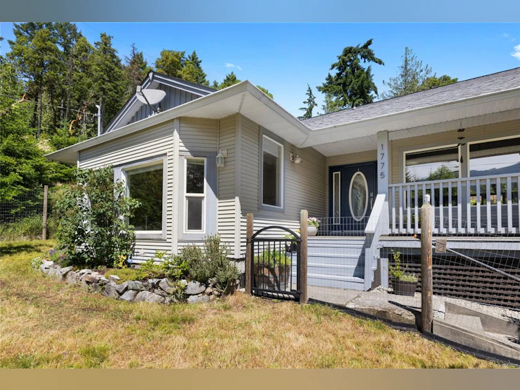 1775 Warn Way, Qualicum Beach, BC, V9K 2S3 - 14