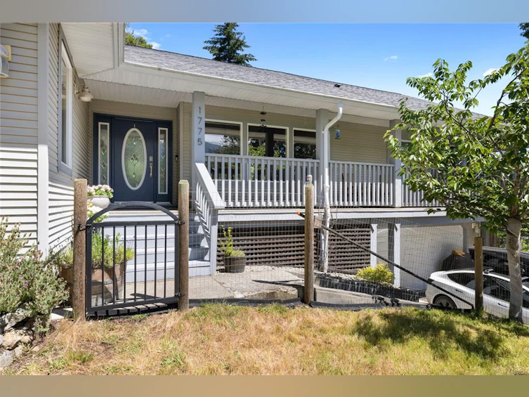 1775 Warn Way, Qualicum Beach, BC, V9K 2S3 - 42