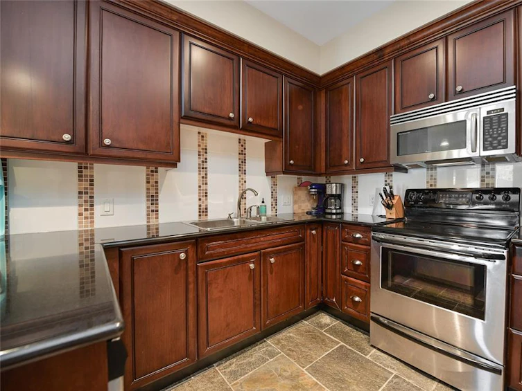 220-1325 Bear Mountain Parkway, Langford, BC, V9B 6T8 - 5