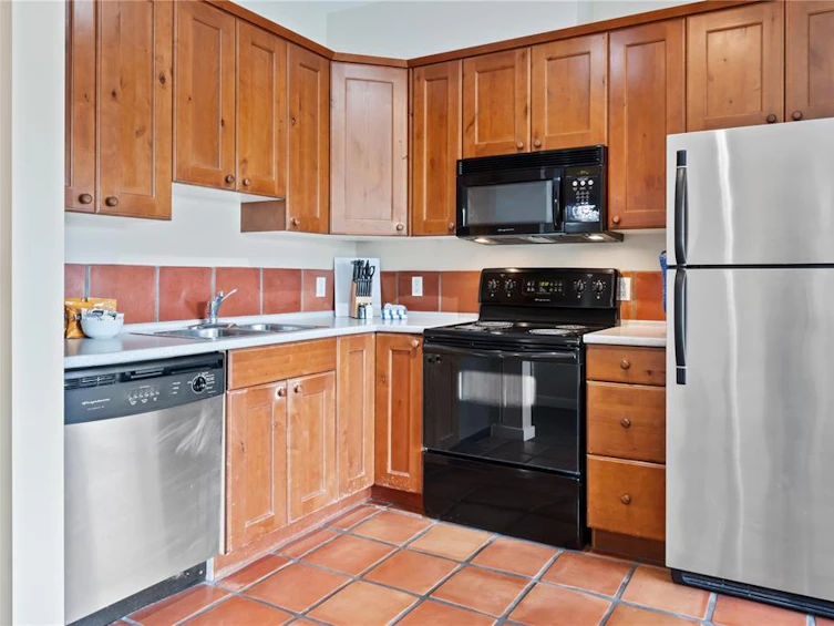 512-1971 Harbour Drive, Ucluelet, BC, V0R 3A0 - 10