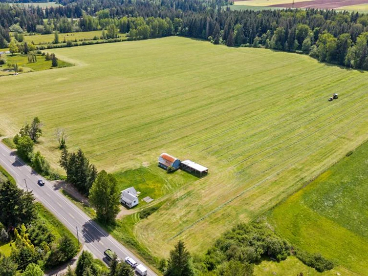 5941 N Island Highway, Courtenay, BC, V9J 1T6 - 2