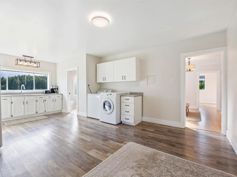5941 N Island Highway, Courtenay, BC, V9J 1T6 - 4