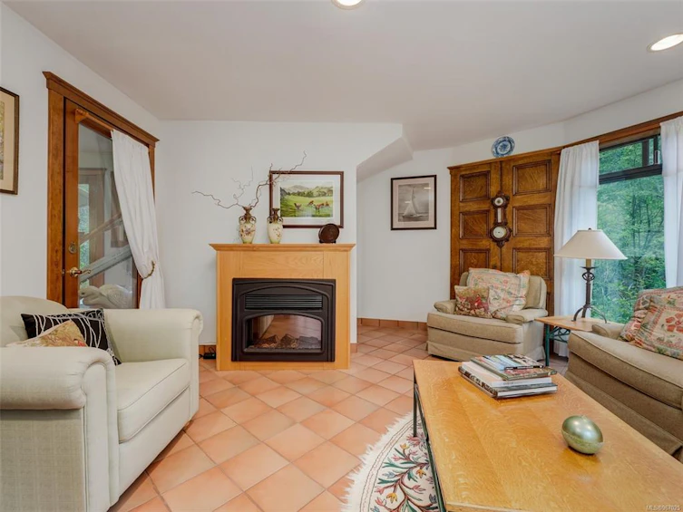 3383 Lakeridge Place, Highlands, BC, V9E 1C8 - 5