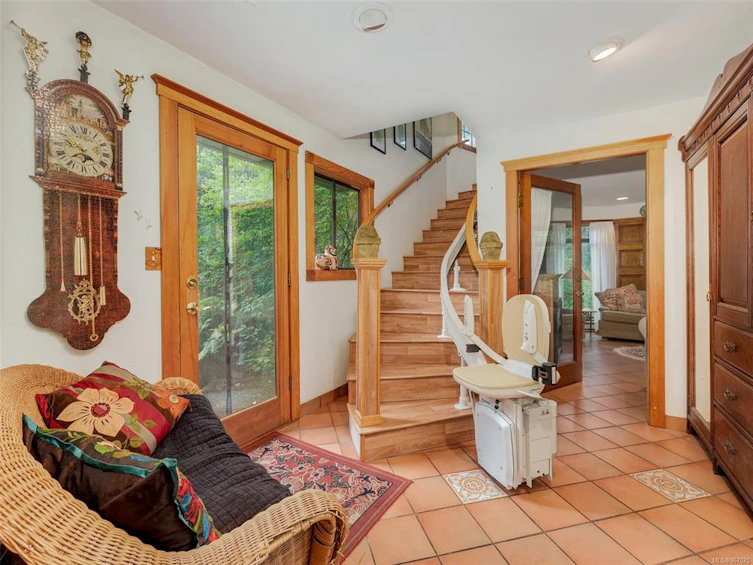 3383 Lakeridge Place, Highlands, BC, V9E 1C8 - 7