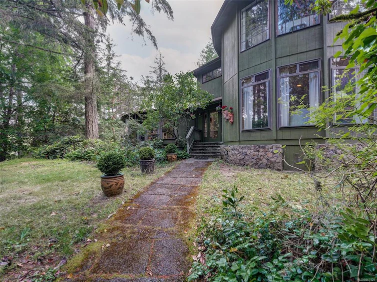 3383 Lakeridge Place, Highlands, BC, V9E 1C8 - 29
