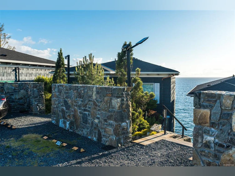 13B-1000 Sookepoint Place, Sooke, BC, V9Z 1L8 - 2