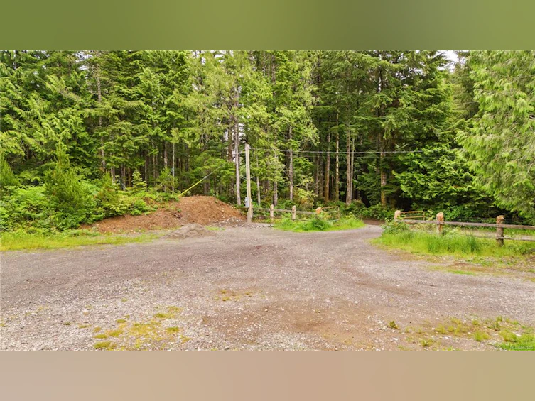 15 Sutton Road, Ucluelet, BC, V0R 3A0 - 10