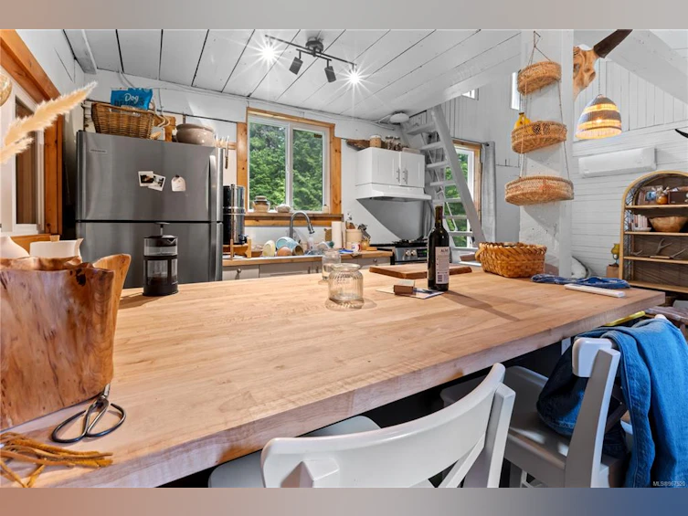 15 Sutton Road, Ucluelet, BC, V0R 3A0 - 15
