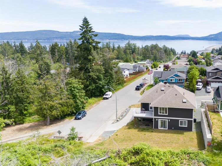 1732 Chaplin Street, Crofton, BC, V0R 1R0 - 2