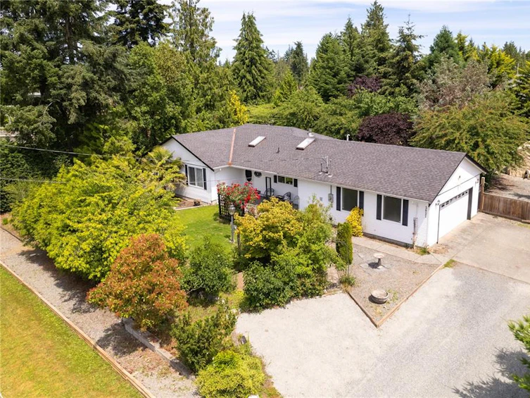 2022 Woobank Road, Nanaimo, BC, V9X 1J5