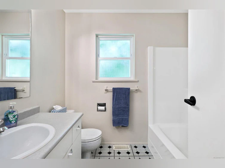 2038 Lannan Road, Courtenay, BC, V9M 3Z6 - 19