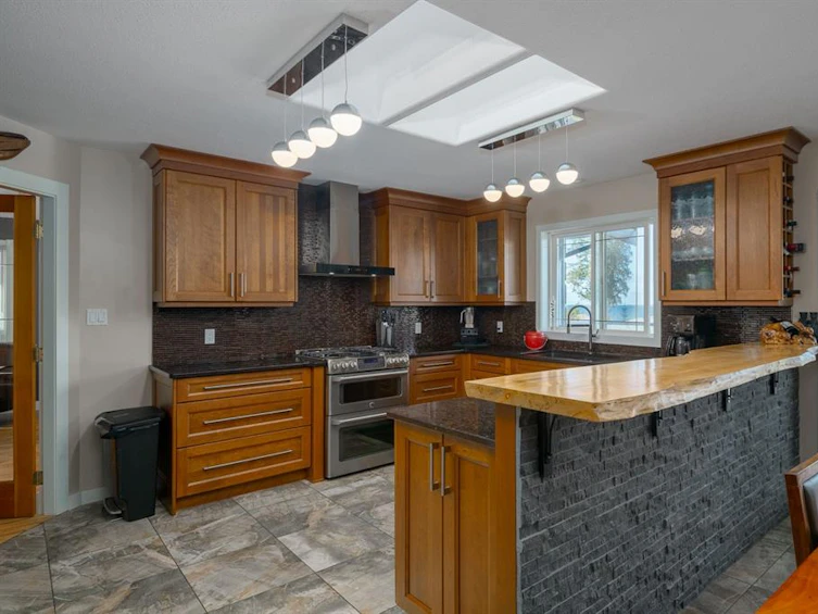 5375 Bayshore Drive, Nanaimo, BC, V9V 1R5 - 4