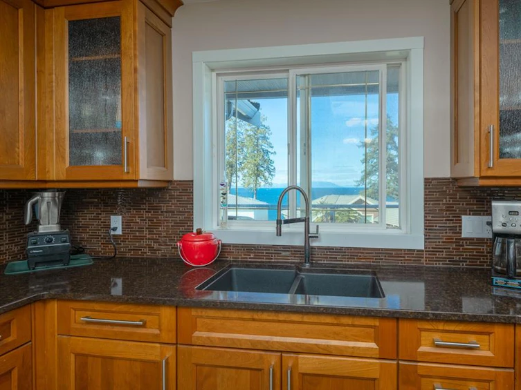 5375 Bayshore Drive, Nanaimo, BC, V9V 1R5 - 5