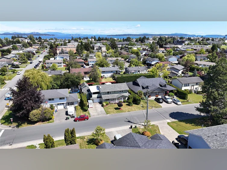 10041 Siddall Road, Sidney, BC, V8L 3M1 - 30