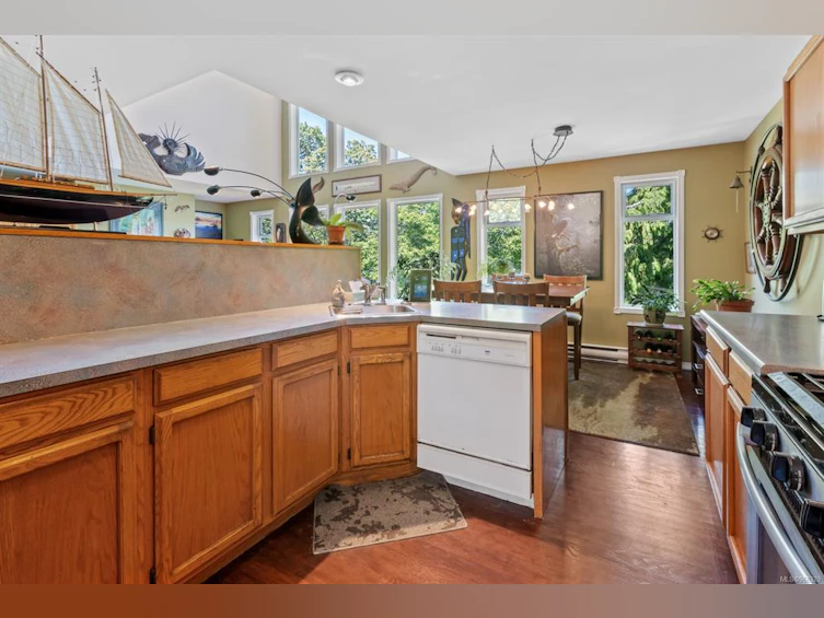 131 Garden Street, Ucluelet, BC, V0R 3A0 - 13