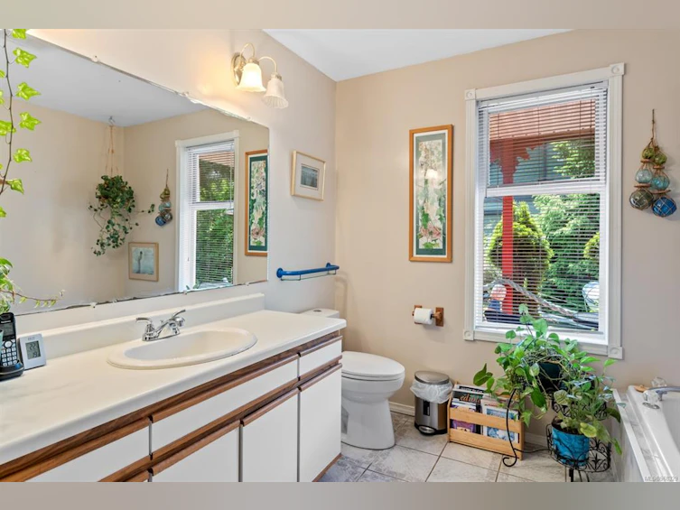 131 Garden Street, Ucluelet, BC, V0R 3A0 - 24