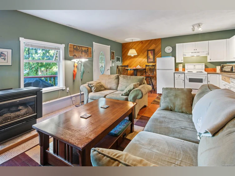 131 Garden Street, Ucluelet, BC, V0R 3A0 - 47