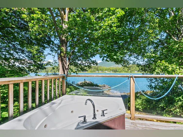 131 Garden Street, Ucluelet, BC, V0R 3A0 - 9