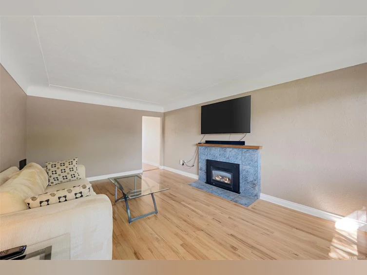 520 Craigflower Road, Victoria, BC, V9A 2V9 - 5