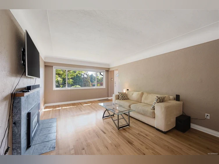 520 Craigflower Road, Victoria, BC, V9A 2V9 - 7