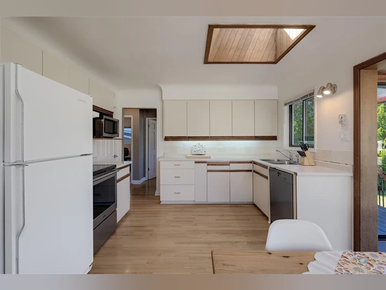 520 Craigflower Road, Victoria, BC, V9A 2V9 - 9
