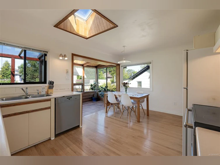 520 Craigflower Road, Victoria, BC, V9A 2V9 - 13