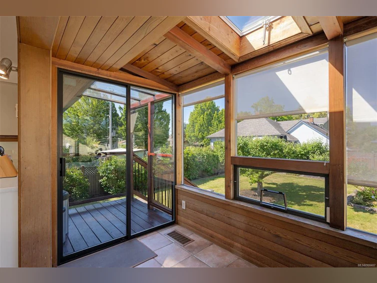 520 Craigflower Road, Victoria, BC, V9A 2V9 - 16