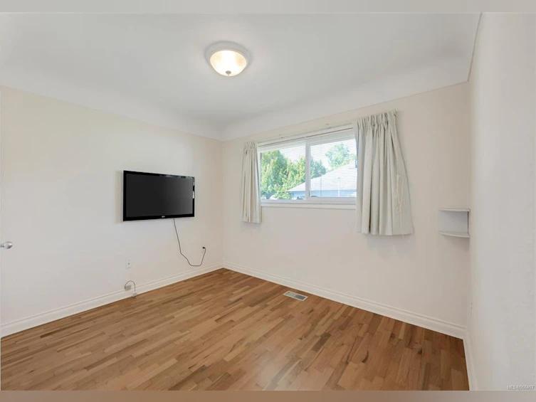 520 Craigflower Road, Victoria, BC, V9A 2V9 - 22
