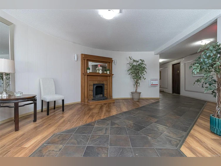 205-280 Douglas Street, Victoria, BC, V8V 2P2 - 4