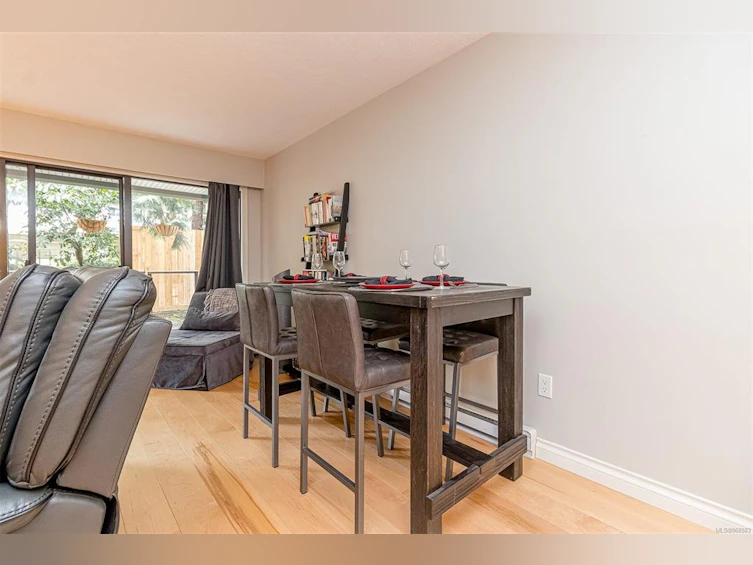 205-280 Douglas Street, Victoria, BC, V8V 2P2 - 11