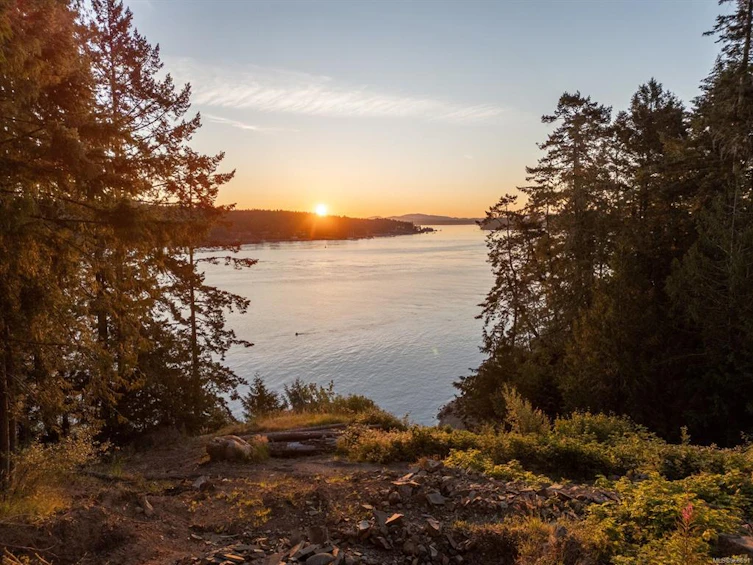1682 Lands End Road, North Saanich, BC, V8L 5L5 - 10