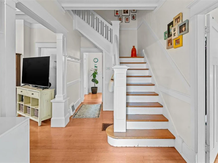 941 Fullerton Avenue, Victoria, BC, V9A 3Z9 - 3