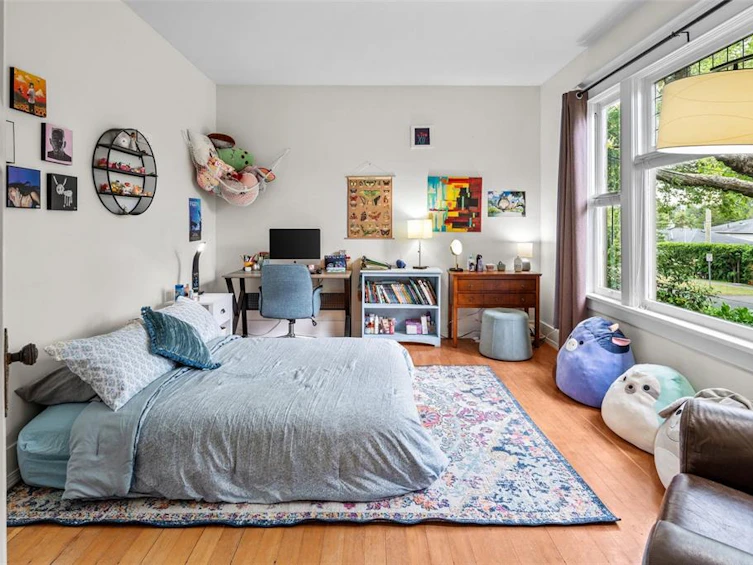 941 Fullerton Avenue, Victoria, BC, V9A 3Z9 - 16