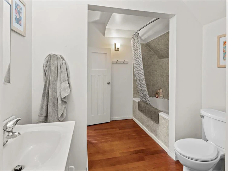 941 Fullerton Avenue, Victoria, BC, V9A 3Z9 - 19