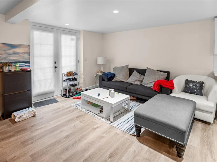941 Fullerton Avenue, Victoria, BC, V9A 3Z9 - 20