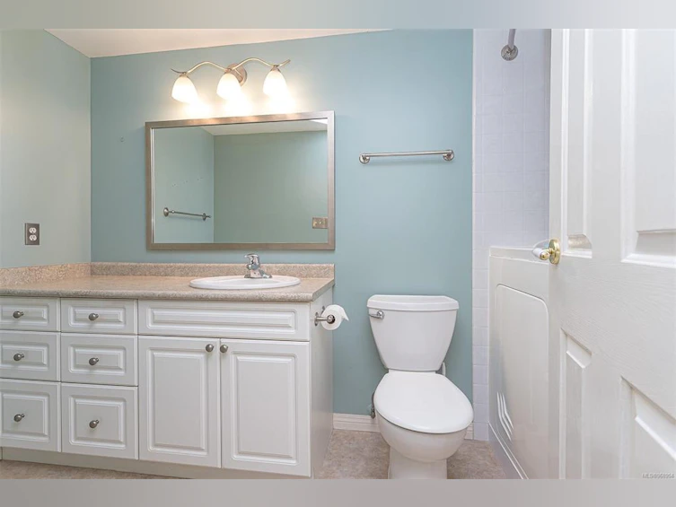 205-2286 Henry Avenue, Sidney, BC, V8L 1W6 - 25