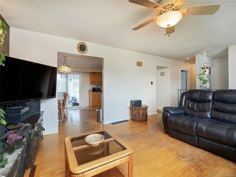 7080 Silverdale Place, Central Saanich, BC, V8M 1G9 - 3