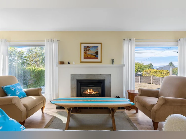 288 W Crescent Road, Qualicum Beach, BC, V9K 1J9 - 3