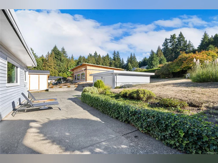 288 W Crescent Road, Qualicum Beach, BC, V9K 1J9 - 37
