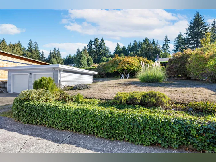 288 W Crescent Road, Qualicum Beach, BC, V9K 1J9 - 38