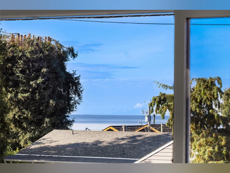 288 W Crescent Road, Qualicum Beach, BC, V9K 1J9 - 41
