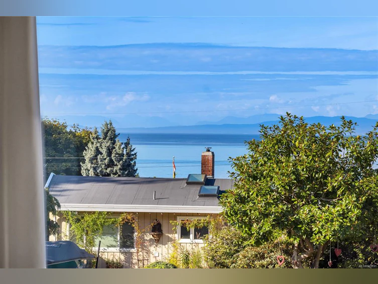 288 W Crescent Road, Qualicum Beach, BC, V9K 1J9 - 42